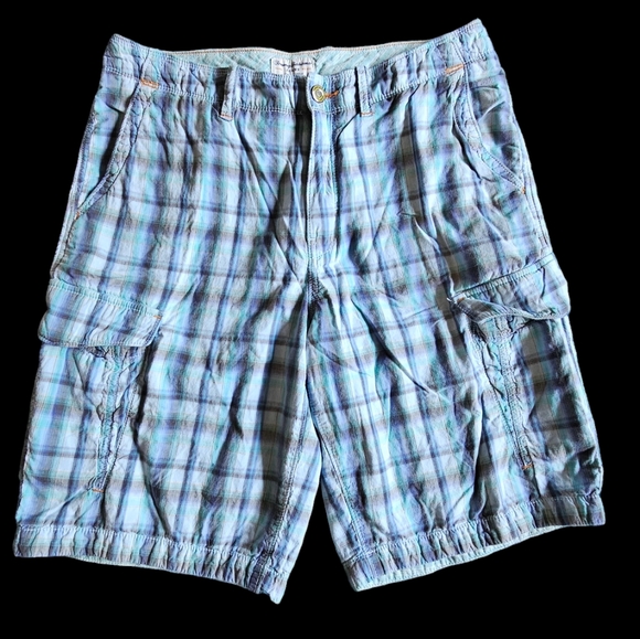 Tommy Bahama Other - Tommy Bahama plaid blue‎ cotton cargo shorts size 33